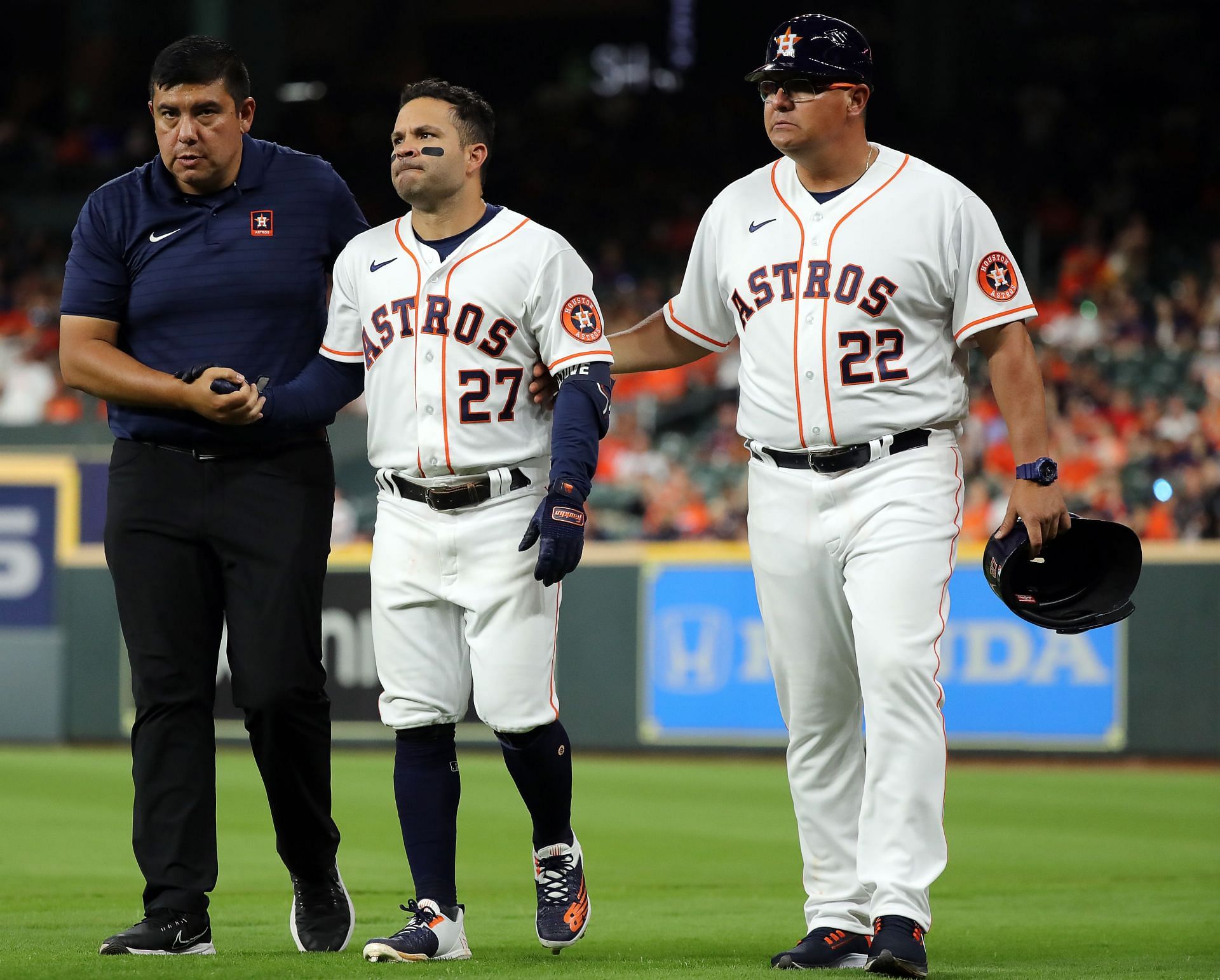 Jose Altuve exits the game with a possible injury