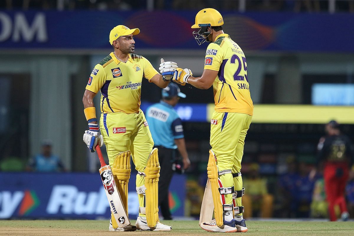 Shivam Dube (R) and Robin Uthappa (L) stitched 165 runs off just 73 deliveries [Credits: IPL]