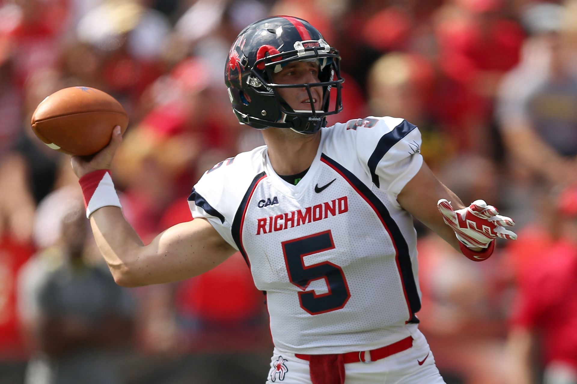 Richmond quarterback Kyle Lauletta