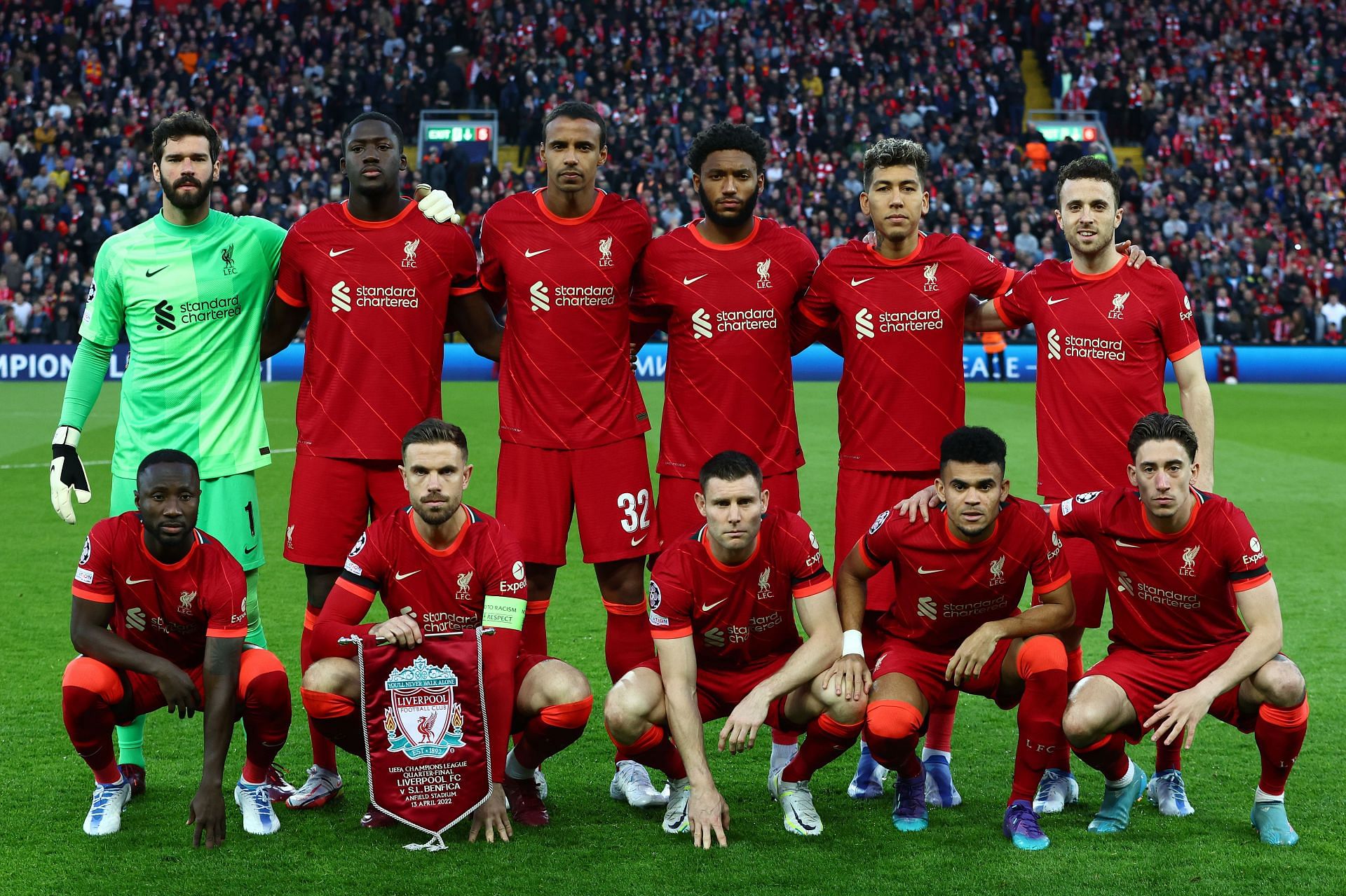  Liverpool FC team photo 2022-2023 featuring Alisson, Robertson, Van Dijk, Matip, Fabinho, Henderson, Thiago, Salah, Mane and Luis Diaz.