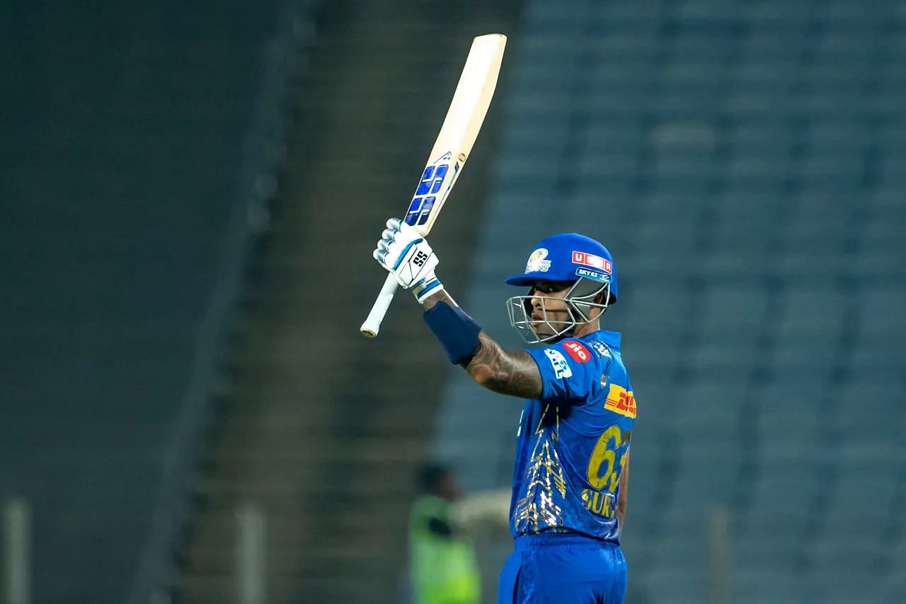 Brad Hogg believes Suryakumar Yadav should continue to bat at No.5 for MI. (P.C.:iplt20.com)