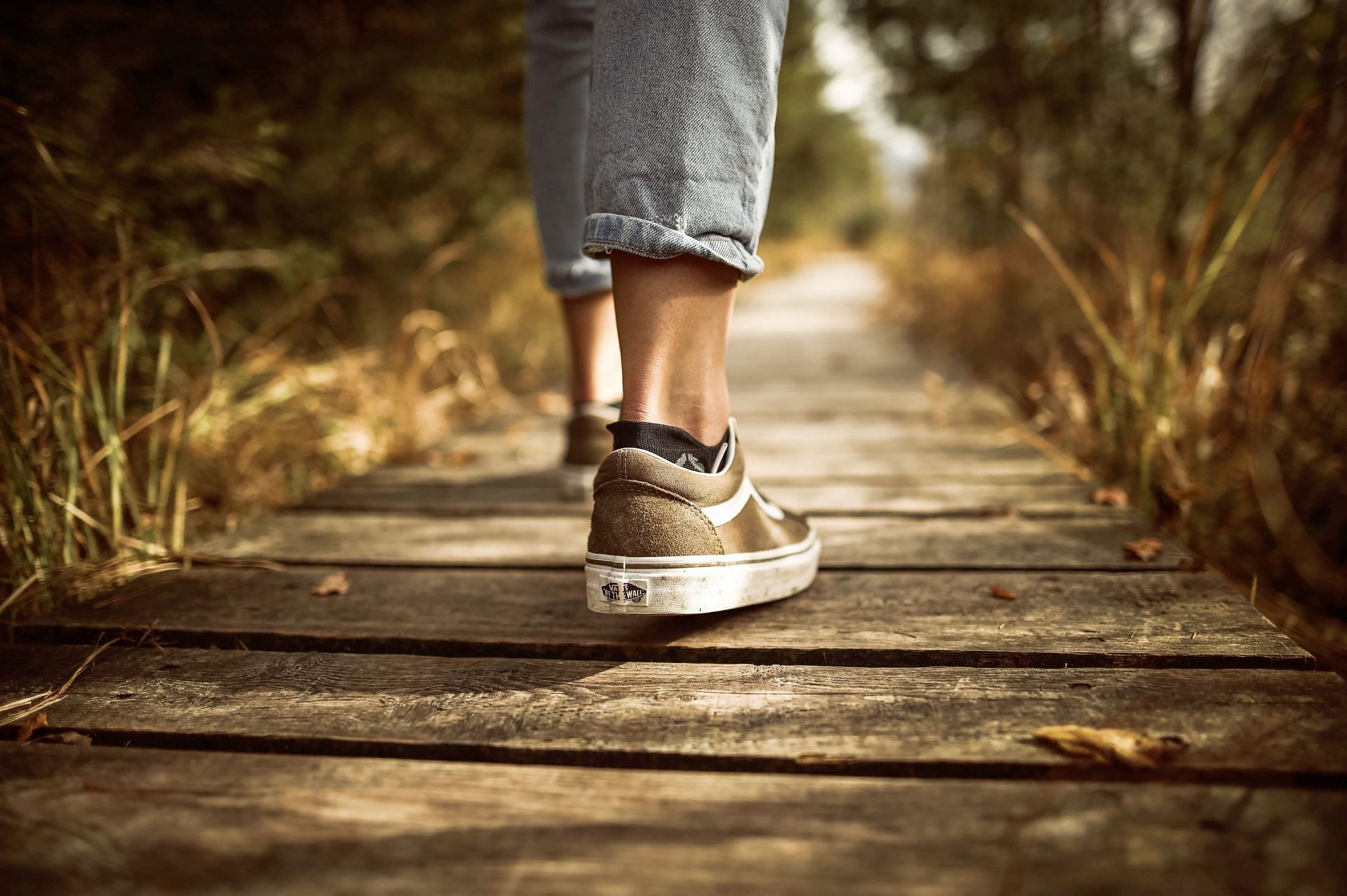 Walking is one of the basic exercise that can done on a daily basis (Image by Tobi / Pexels)