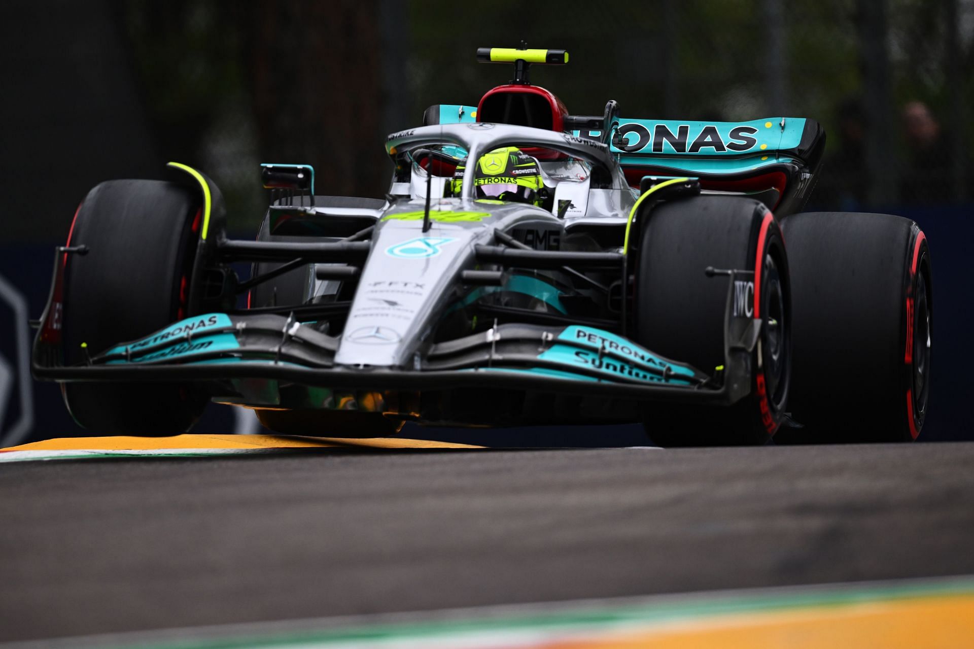 Lewis Hamilton in action during the 2022 F1 Imola GP Qualifying (Photo by Clive Mason/Getty Images)