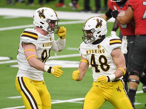 Wyoming linebacker Chad Muma (#48)