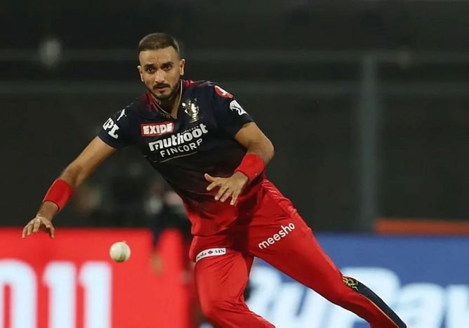 RCB pacer Harshal Patel exits bio bubble to visit home after the sudden demise of his sister