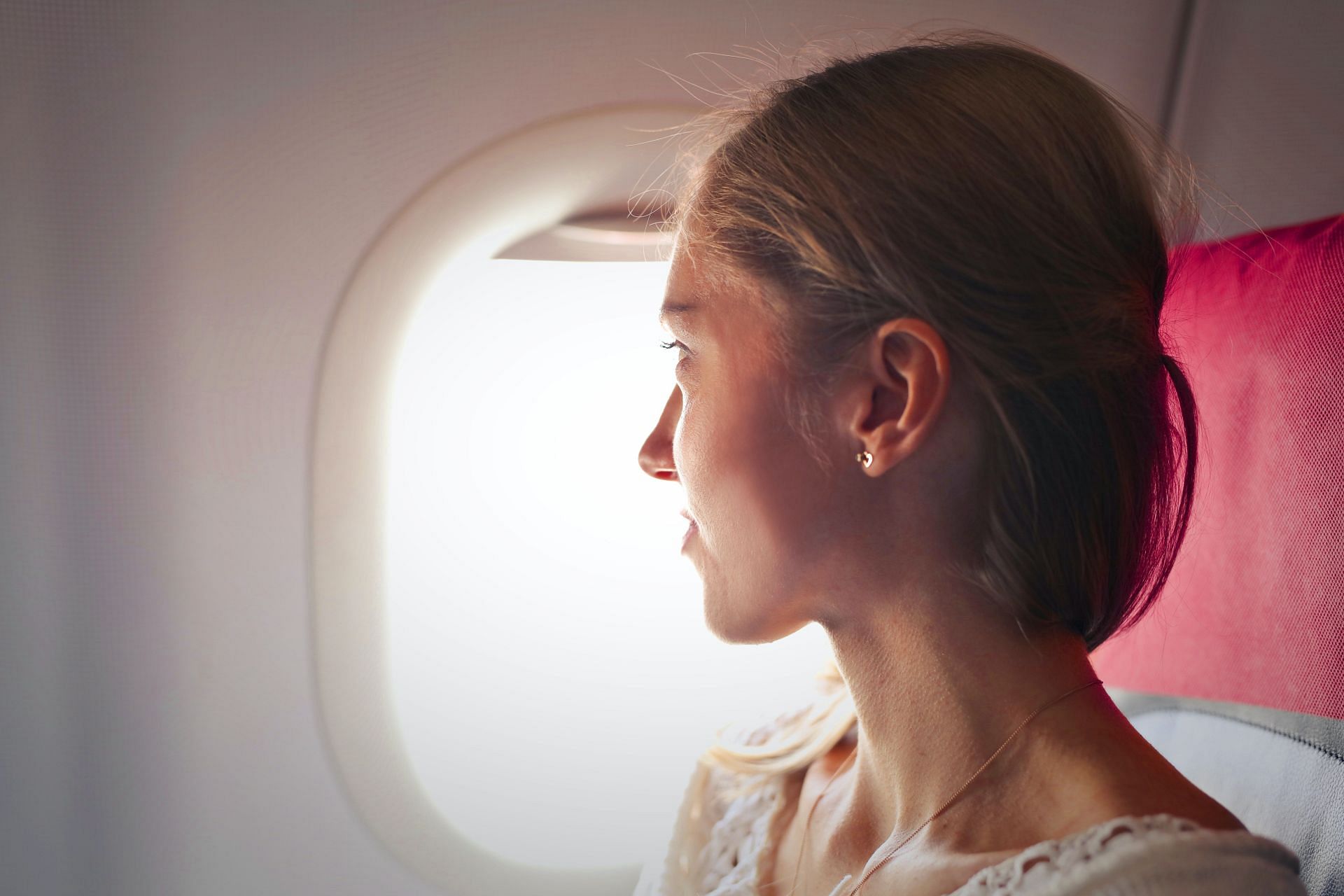 Sitting on flights for too long causes water weight gain.(Photo by Adrienn via pexels)
