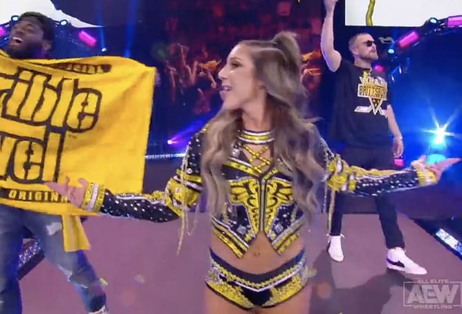 WATCH: Pittsburgh Steelers' Najee Harris and Pat Freiermuth accompany Britt Baker to the ring during AEW