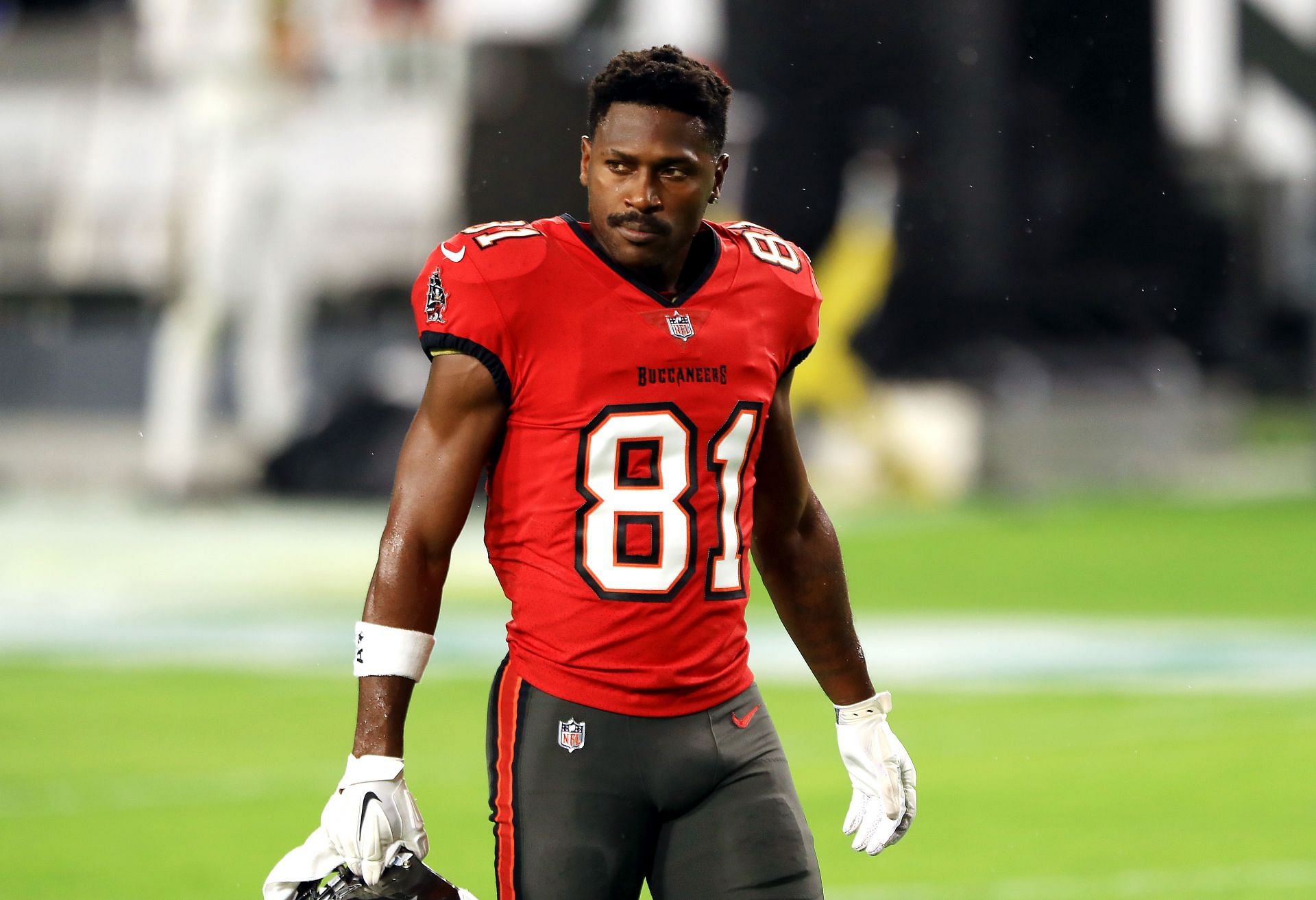 Antonio Brown in his Bucs uniform before the fallout