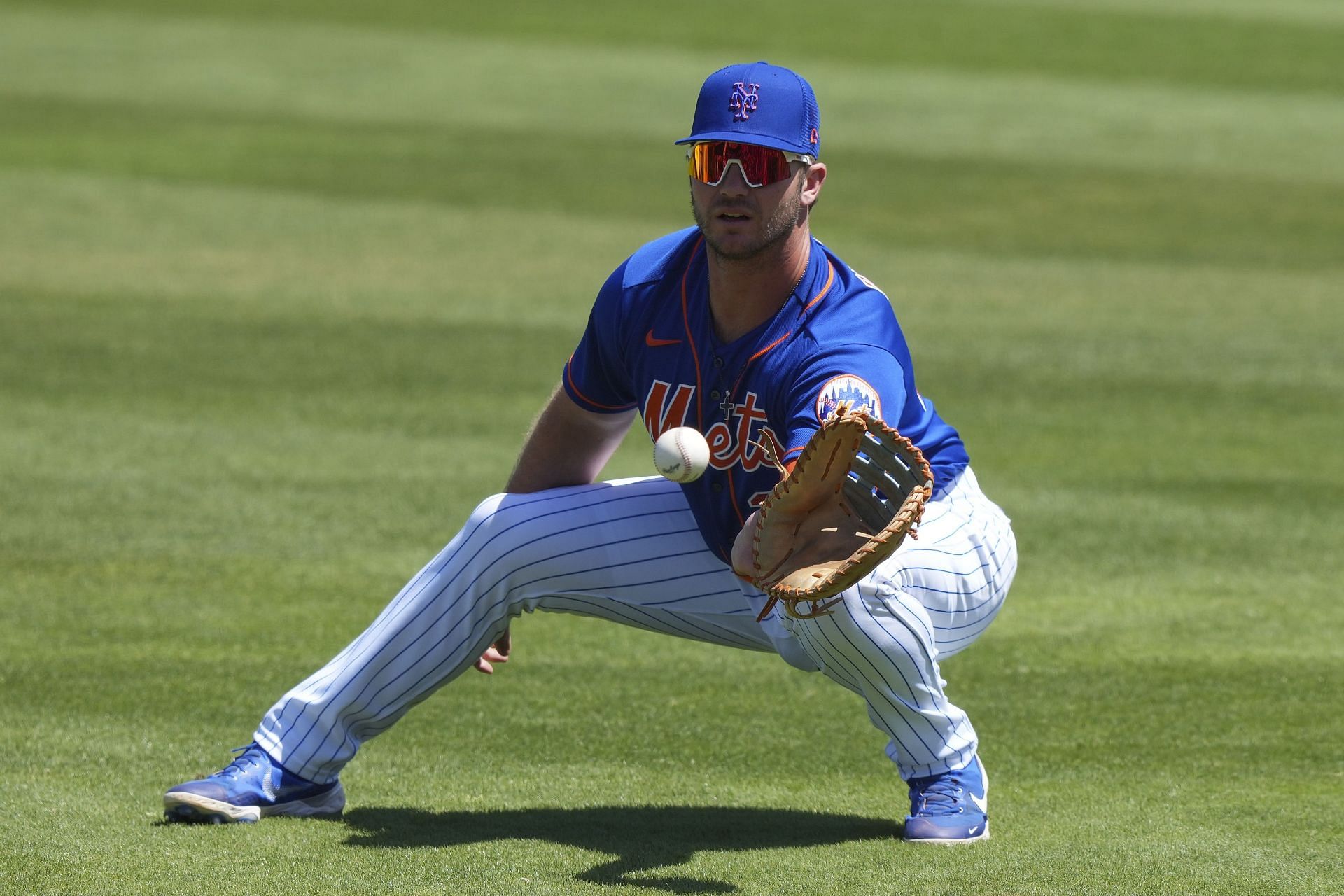 Pete Alonso fielding for the New York Mets