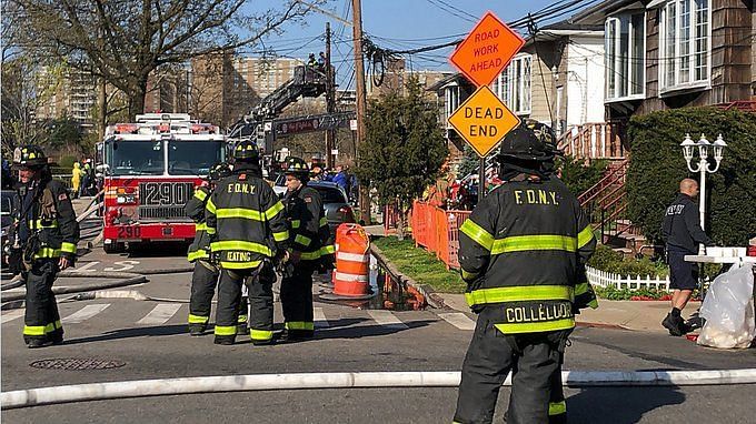 NYC firefighters hurt fighting Staten Island blaze