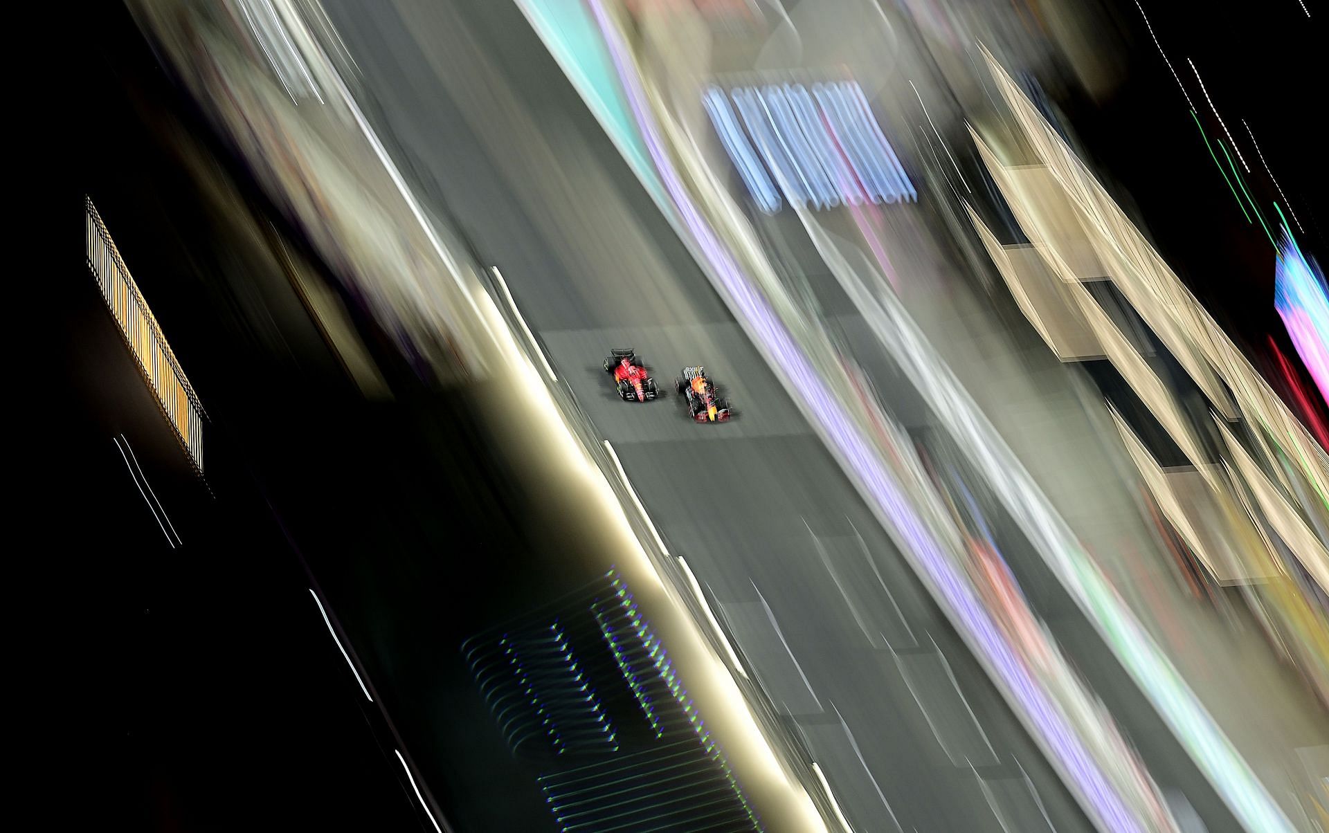 Ferrari&#039;s Charles Leclerc (left) and Red Bull&#039;s Max Verstappen (right) in action during the 2022 F1 Saudi Arabian GP (Photo by Clive Mason/Getty Images)