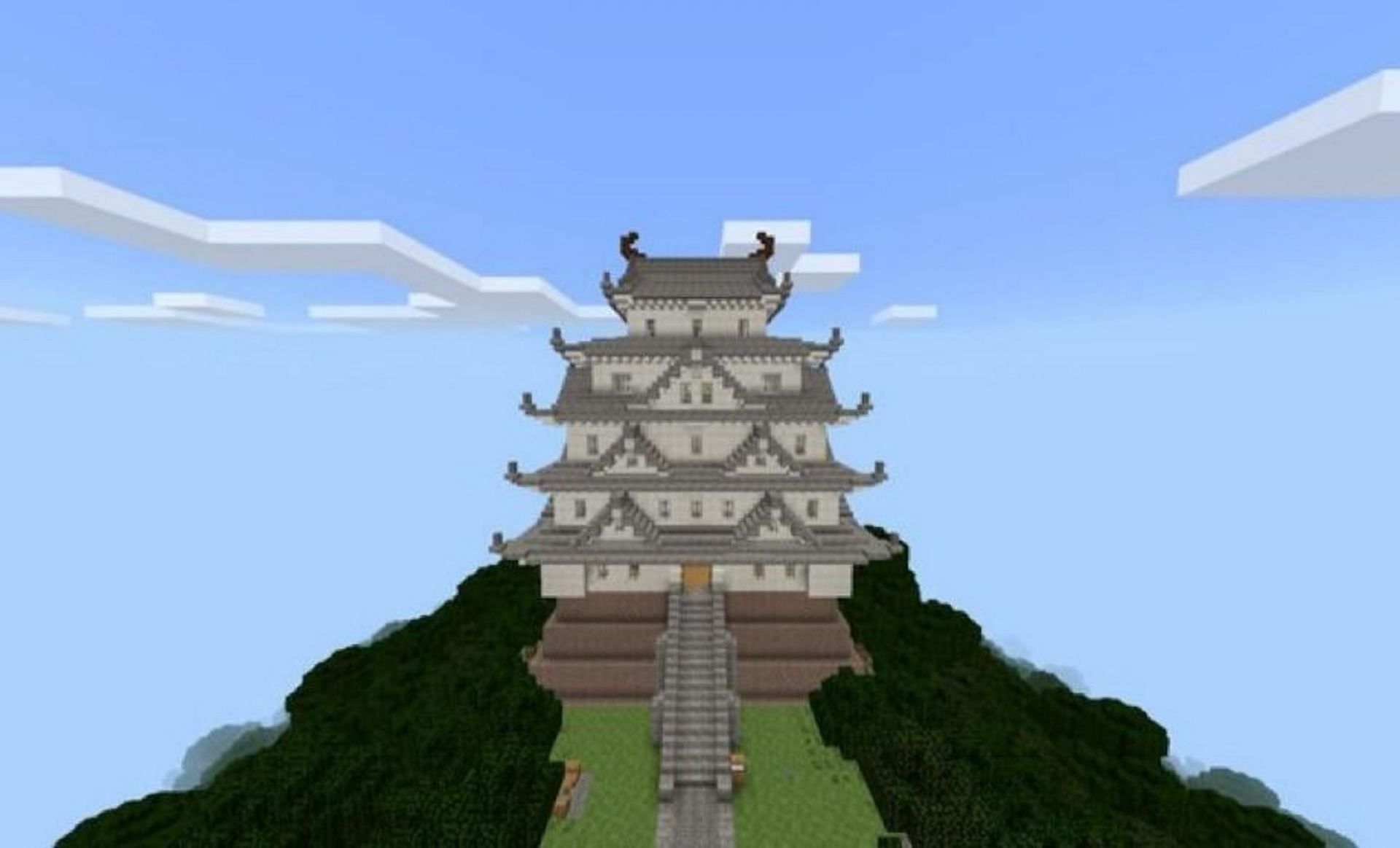 Recreated Japanese castle (Image via u/IKAJAPAN_YTO on Reddit)