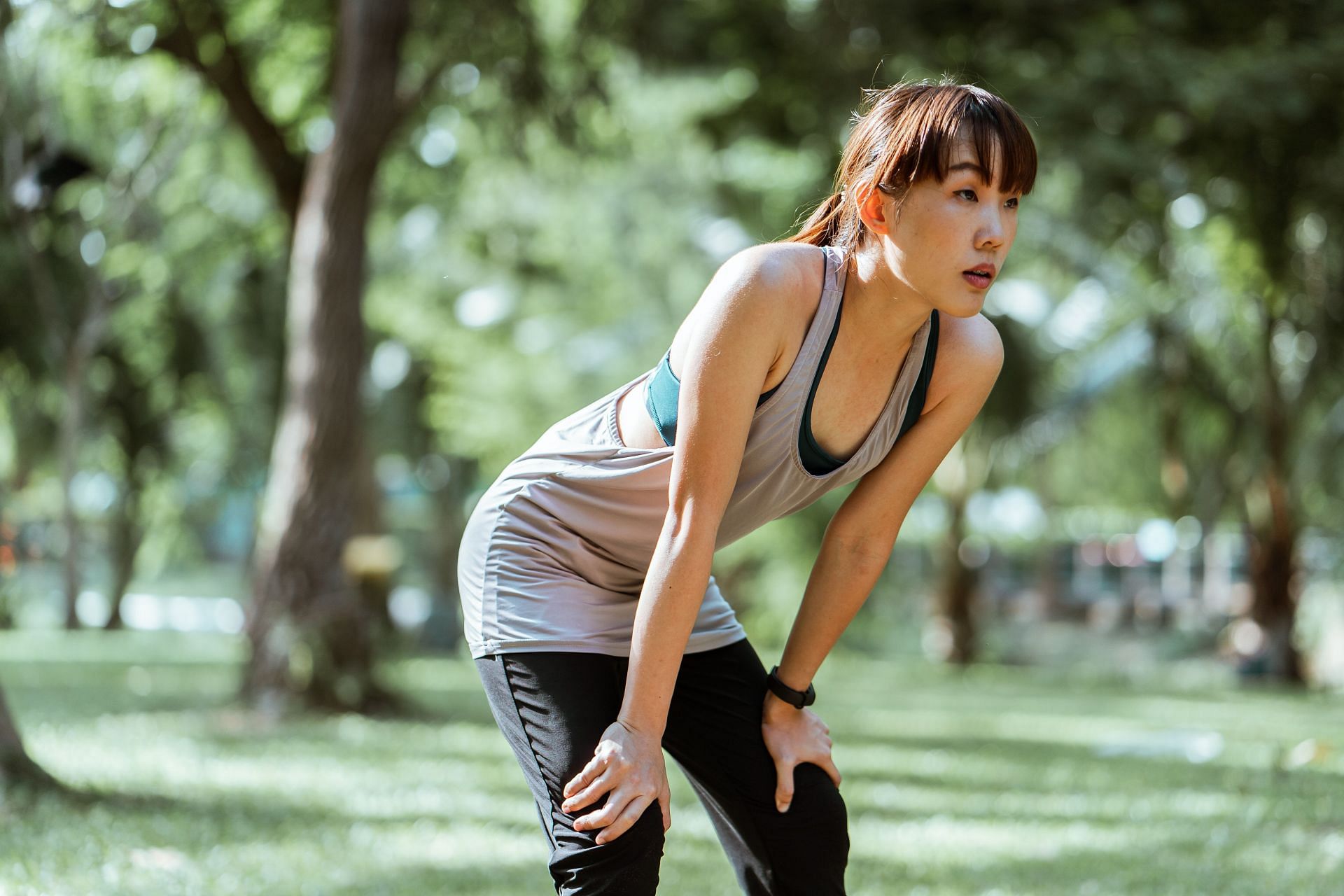  Develop lung capacity with these 7 exercises. (Image via Pexels/Ketut Subiyanto)