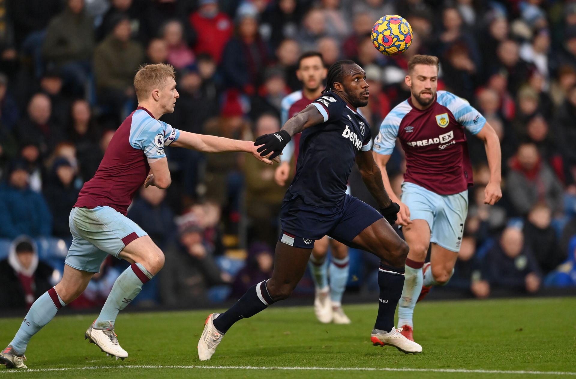 West Ham and Burnley will square off in the Premier League on Sunday.