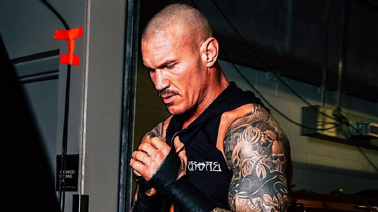 A Hall of Famer sent a wholesome message to Orton.