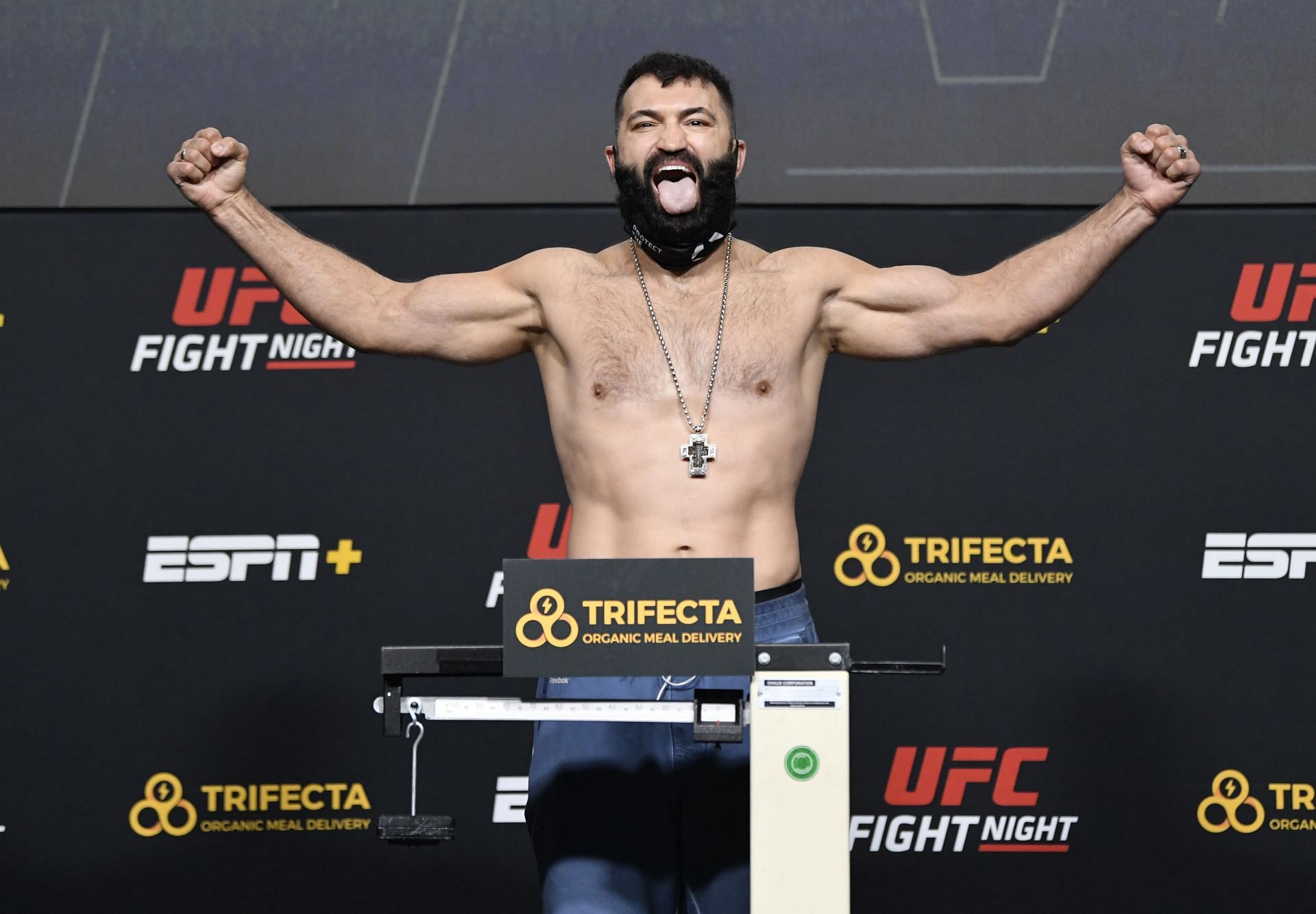 UFC Fight Night Santos v Teixeira: Weigh-Ins