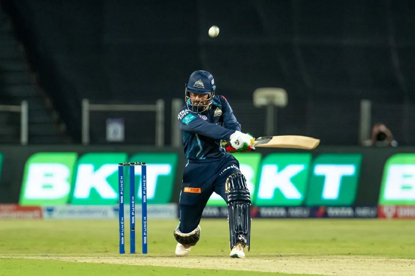 राशिद खान ने क्रिस जॉर्डन के ओवर में 25 रन बटोरकर मैच का रुख पलटा (फोटो साभार - आईपीएल)