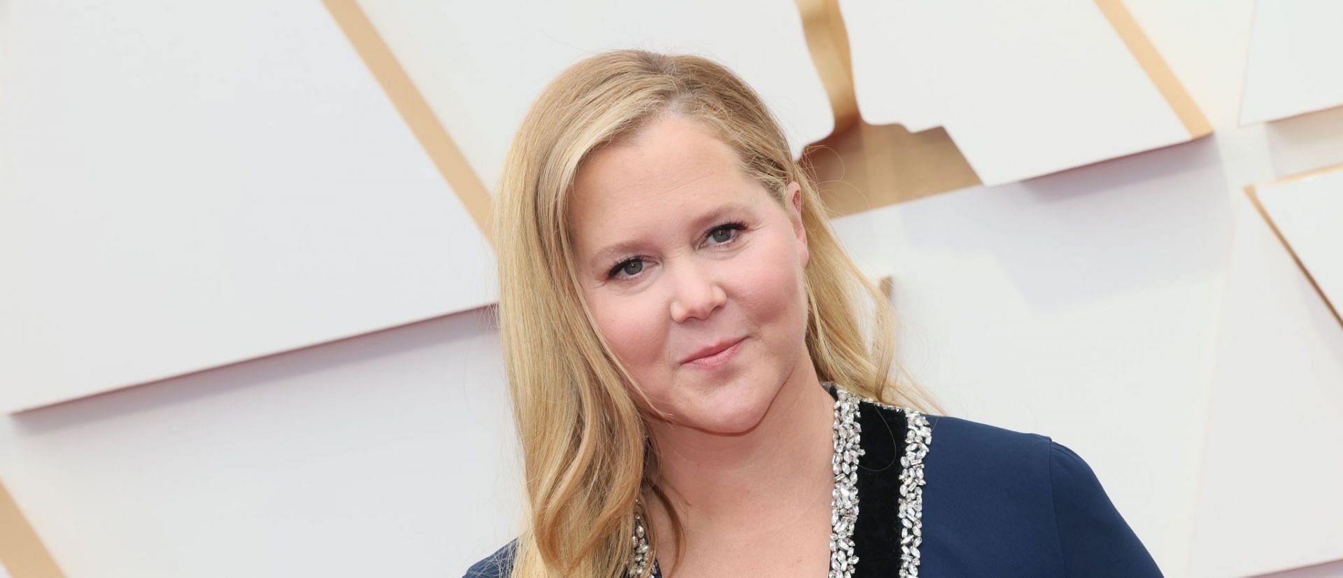 Twitter condemns Amy Schumer for making a joke about Alec Baldwin shooting incident (Image via David Livingston/Getty Images)