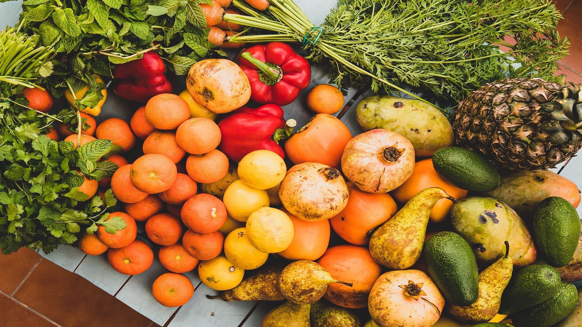 Busting myths about the fad diet. Image via Unsplash/Tom Brunberg