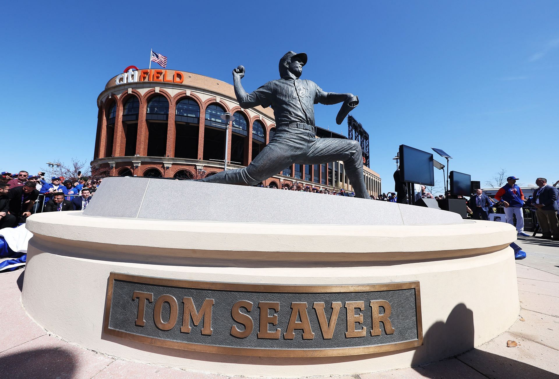 Hall of Famer Tom Seaver&#039;s newly erected statue outside of Citi Field