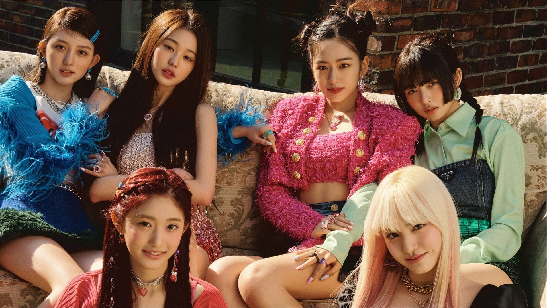 Rookie girl group IVE&#039;s concept photo (Image via @IVEstarship/Twitter)