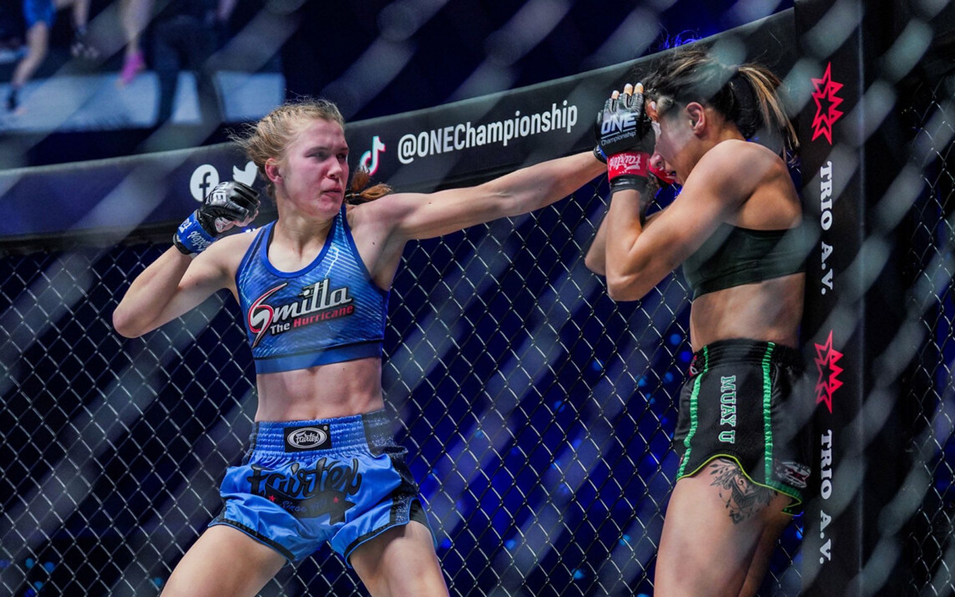 Smilla Sundell (L) showed off her power against Diandra Martin (R) in her promotional debut. | [Photo: ONE Championship]