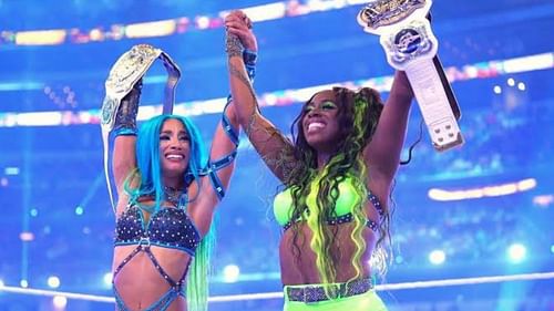 Sasha Banks (left) and Naomi (Right)