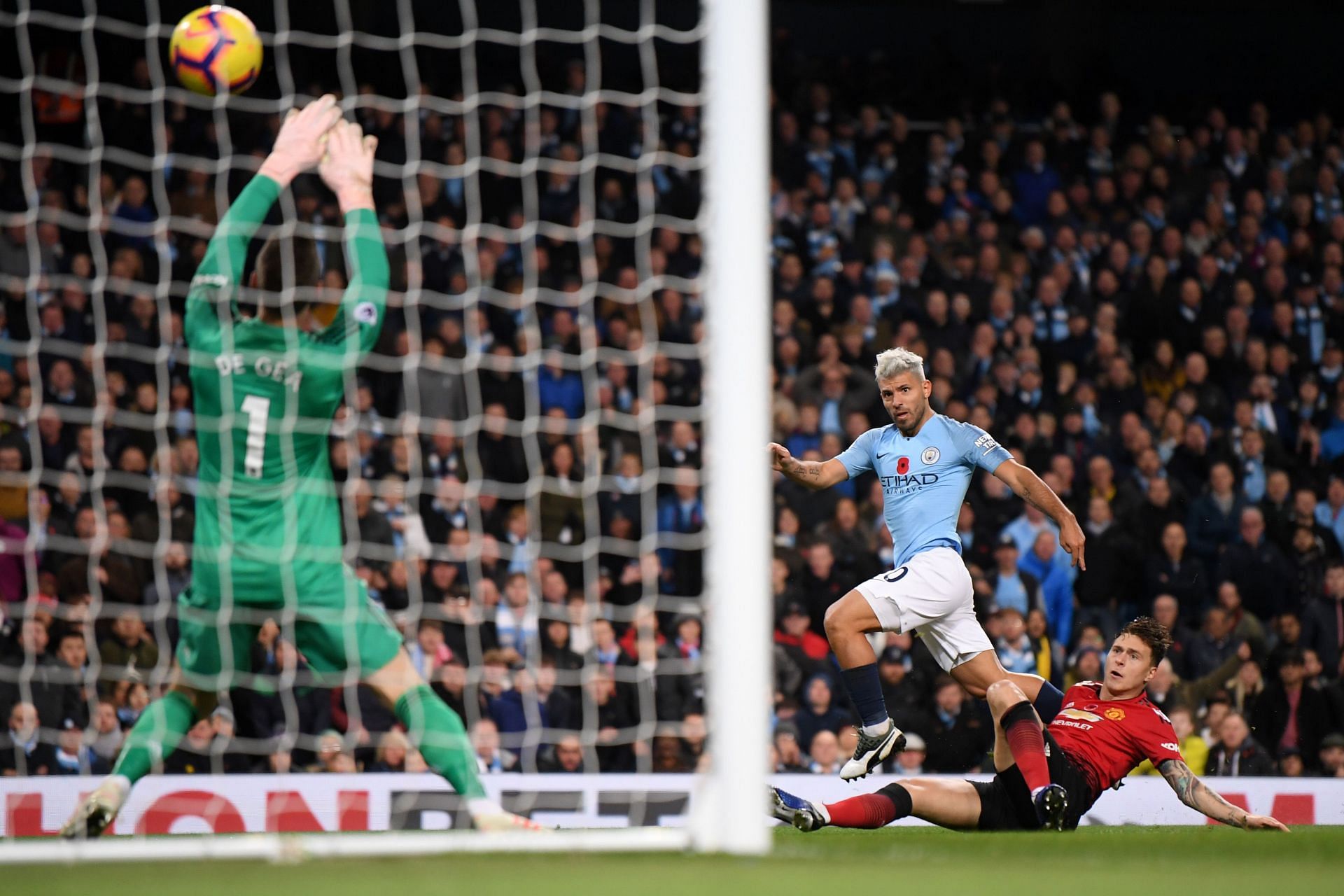 Manchester City v Manchester United - Premier League