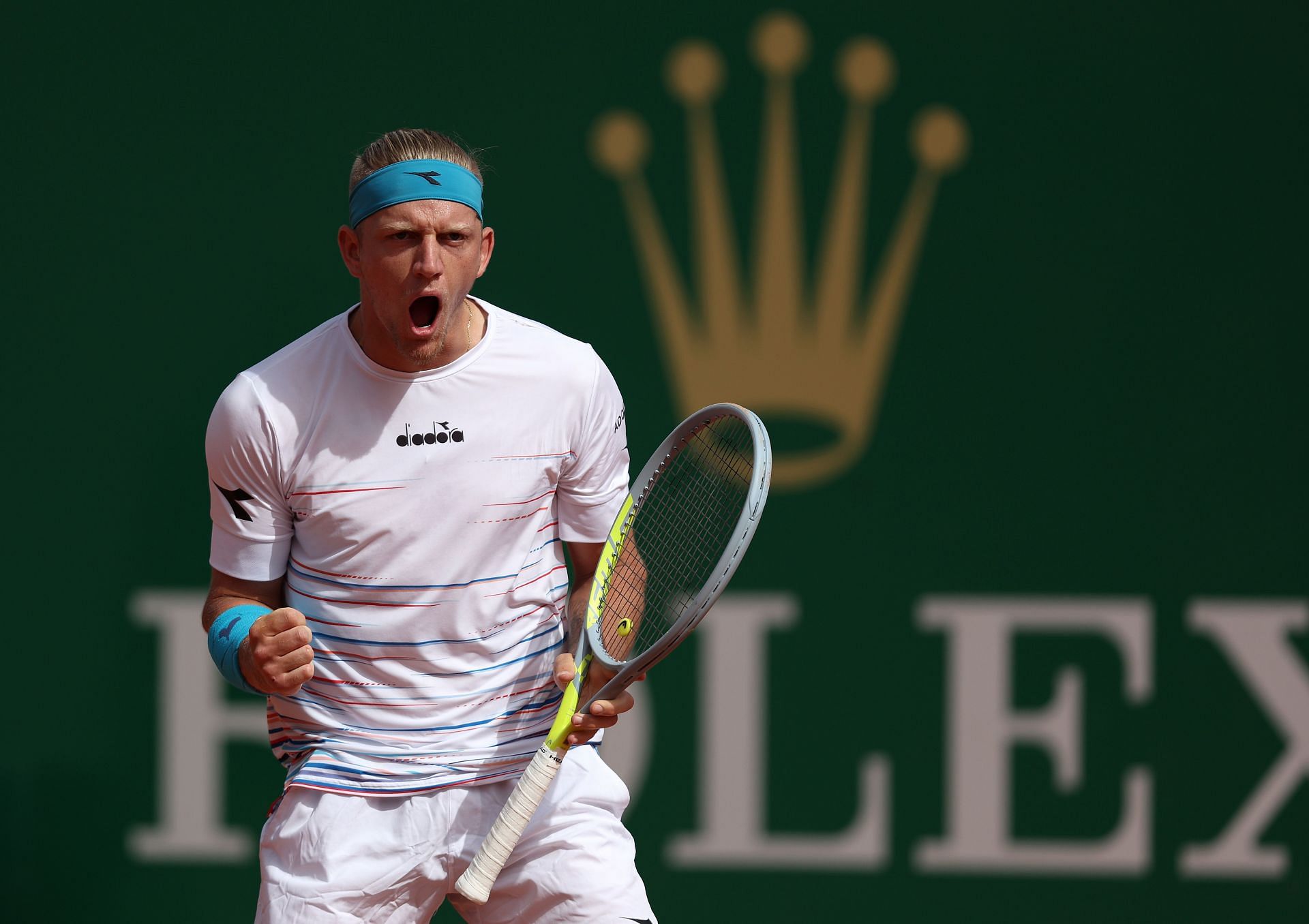 Alejandro Davidovich Fokina of Spain lets out a roar during his second-round match against Novak Djokovic in Monte-Carlo.
