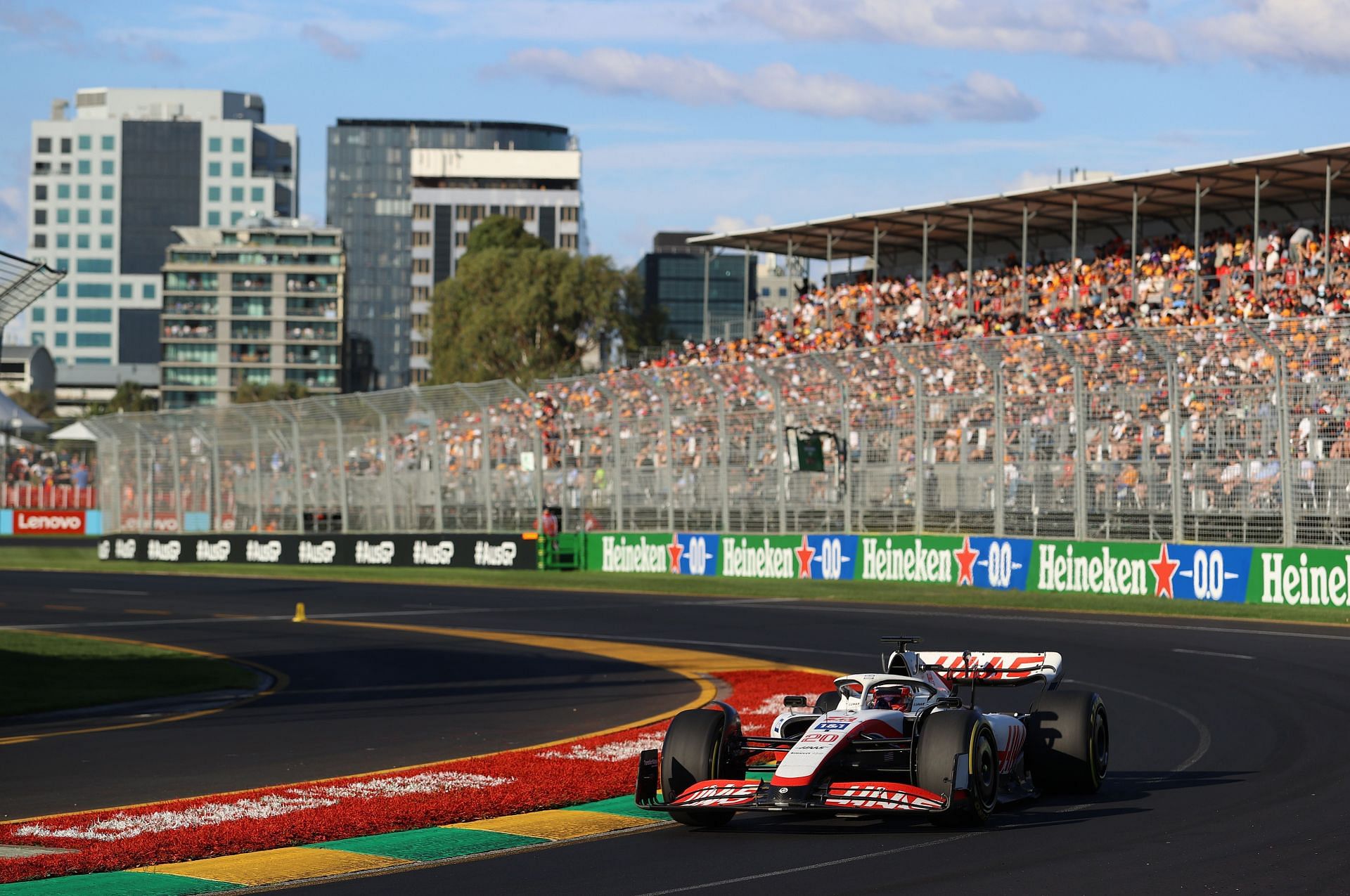 Haas F1&#039;s Kevin Magnussen in action during the 2022 F1 Australian GP (Photo by Robert Cianflone/Getty Images)