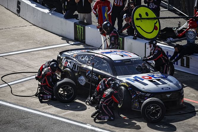 "Y’all need to get your s**t together" - Kevin Harvick frustrated with lack of team-spirit, despite P2 finish at Richmond