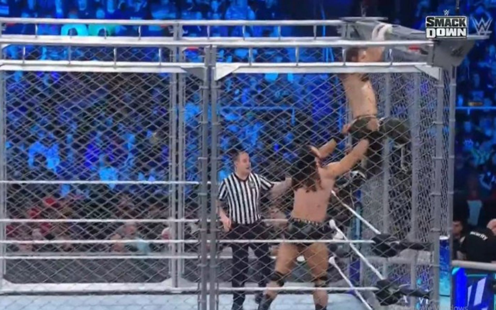 Drew McIntyre vs. Sami Zayn took place inside a steel cage