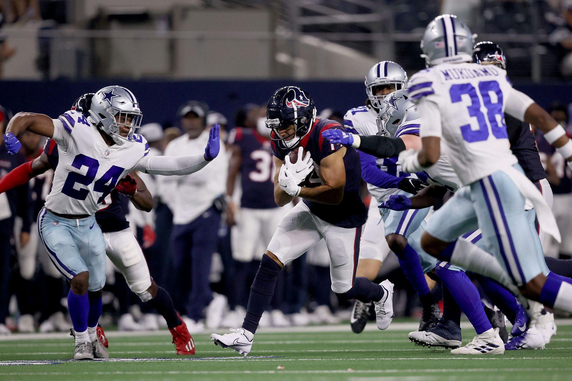 Kelvin Joseph (Jersey no. 24) in action