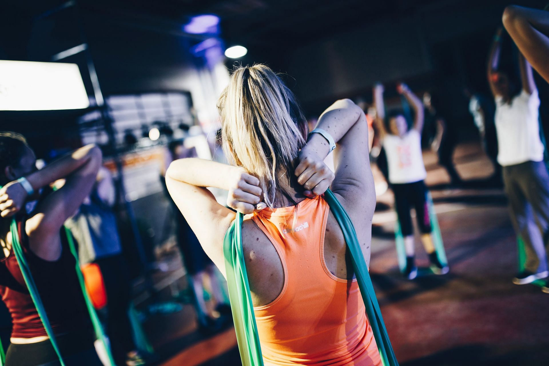 The Pallof Press is highly effective at strengthening your core muscles (Image via Unsplash/Geert Pieters)