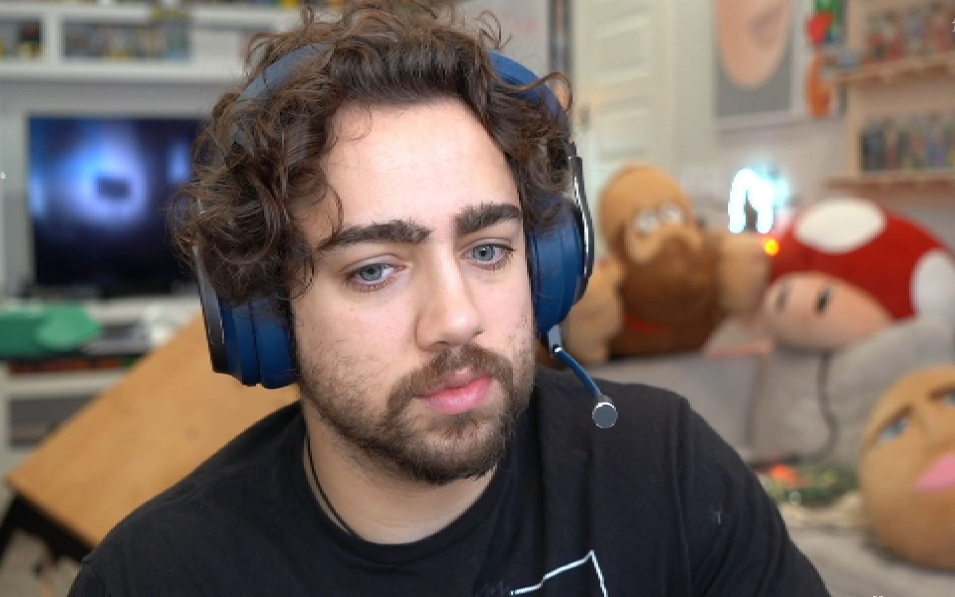 Mizkif wants to stop hosting Schooled (Image via Mizkif/Twitch)