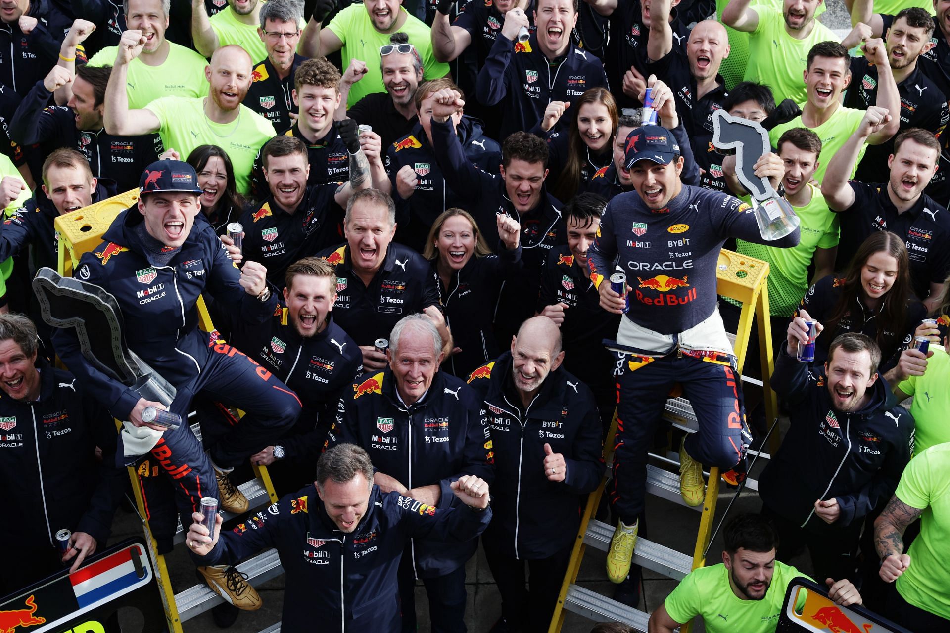 Max Verstappen (left) made the perfect comeback in the championship with his win at the 2022 F1 Imola GP