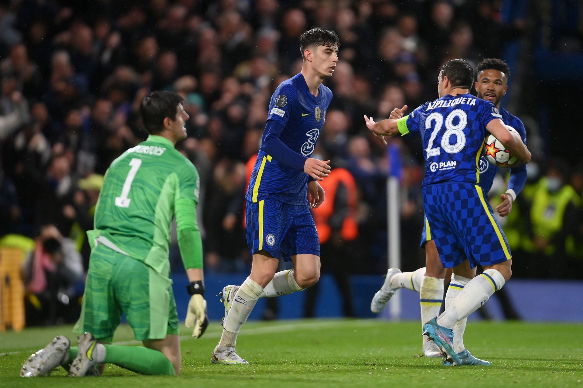 Chelsea FC v Real Madrid - Quarter Final Leg One - UEFA Champions League