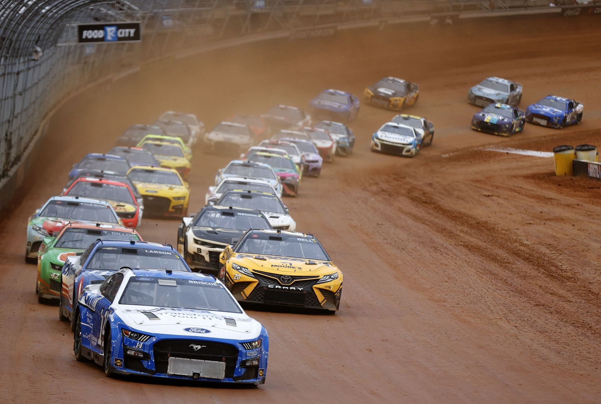 NASCAR Cup Series Food City Dirt Race.