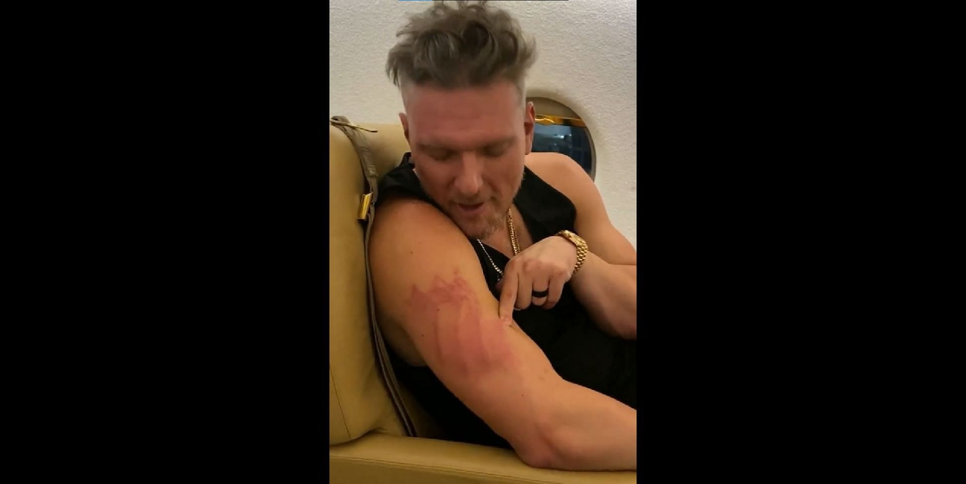 The show host on the plane after his fight - Credit: @MrsMcAfeeShow on Twitter