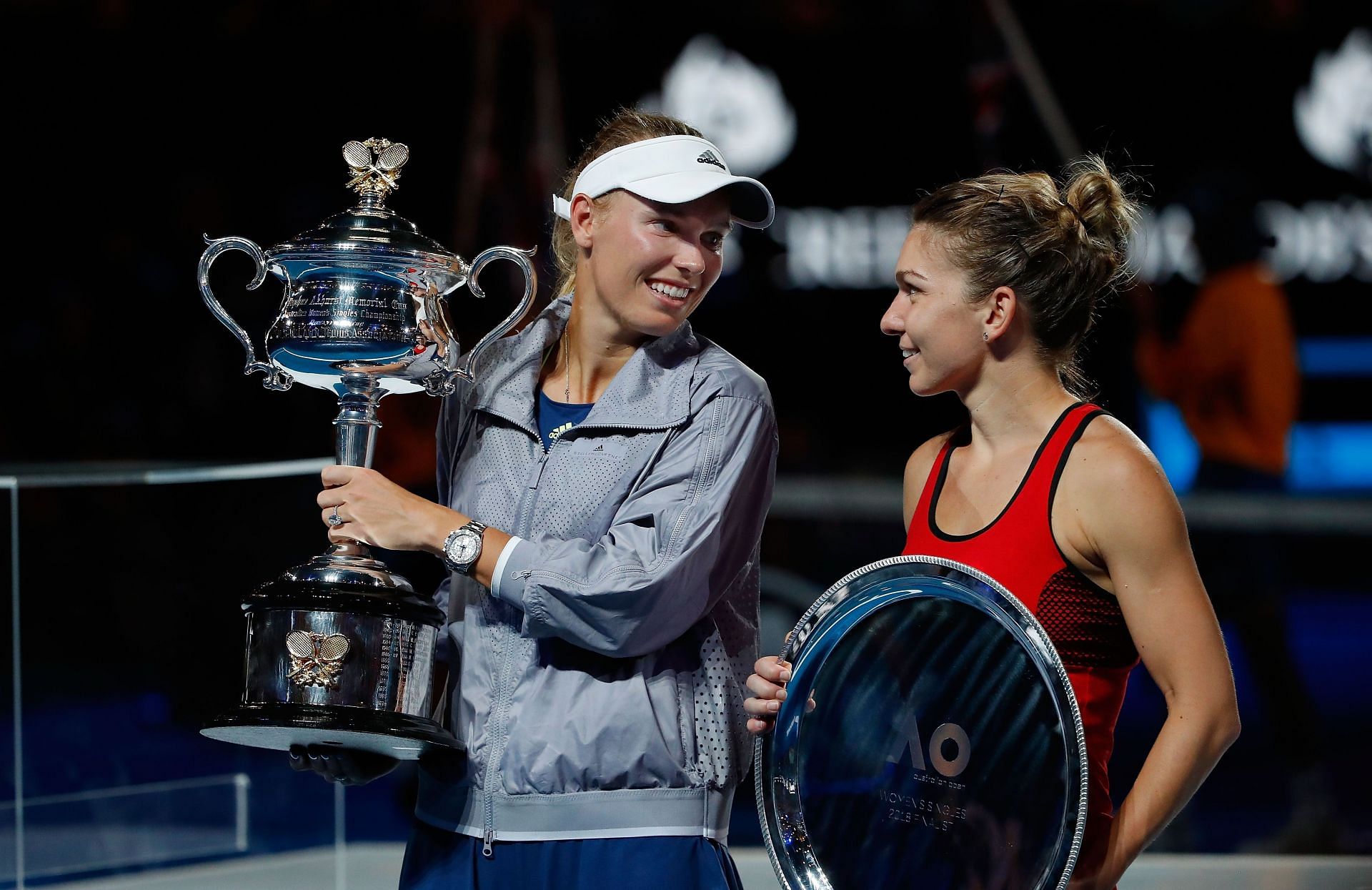Caroline Wozniacki (L) and Simona Halep at the 2018 Australian Open