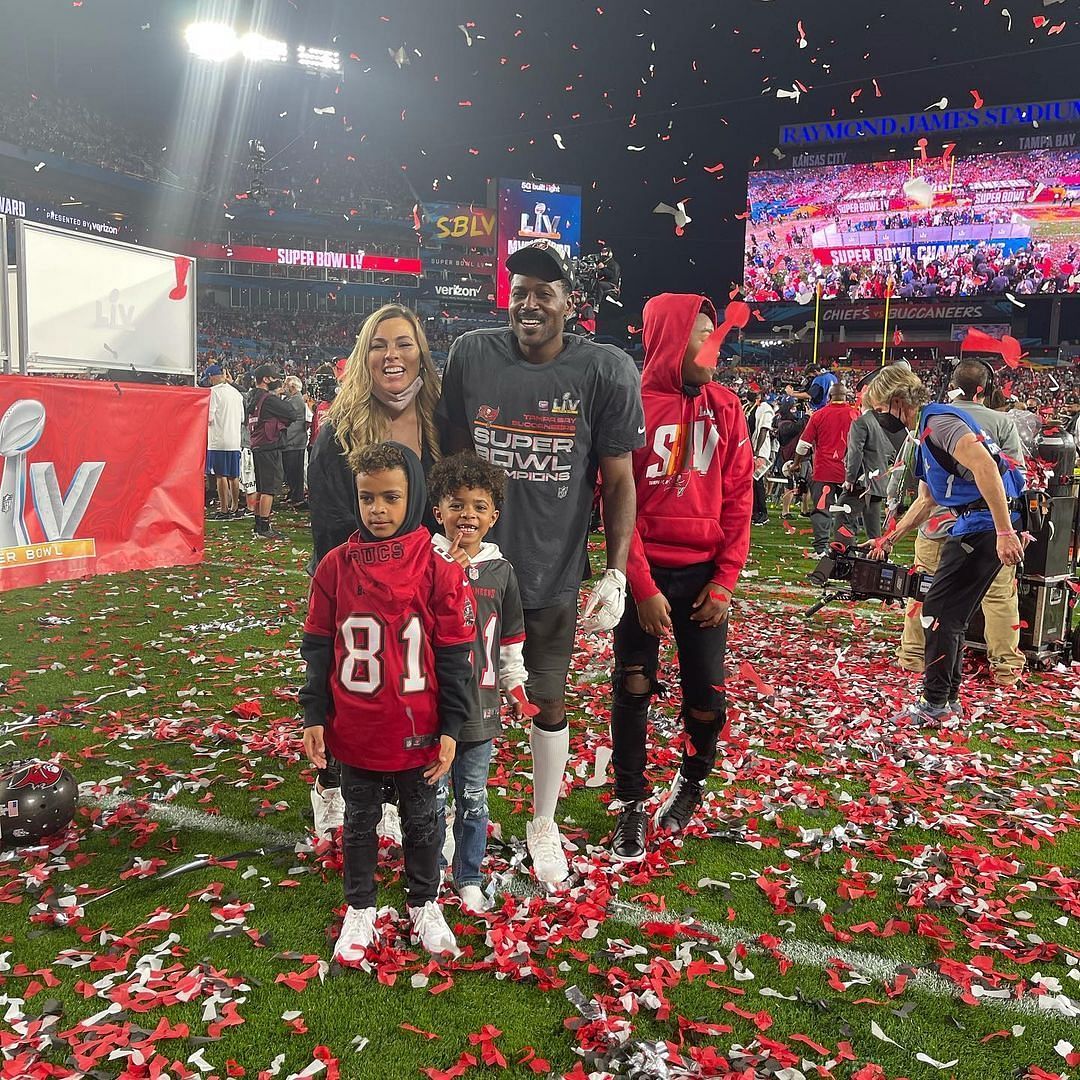 Former Tampa Bay Buccaneers wide receiver Antonio Brown with Chelsie Kyriss and children