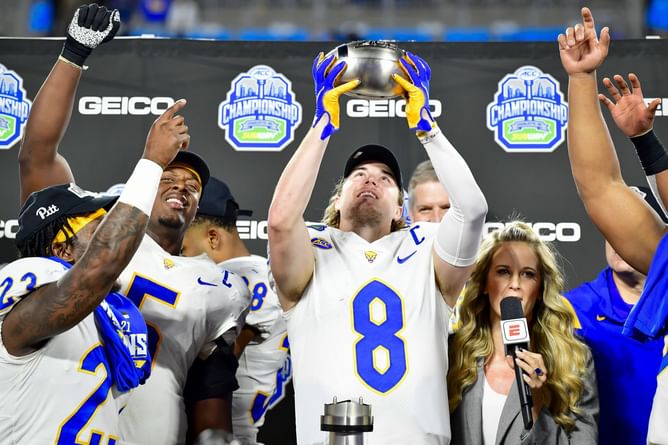 “There’s a comfort and familiarity there” - NFL insider predicts Kenny Pickett’s landing spot in draft