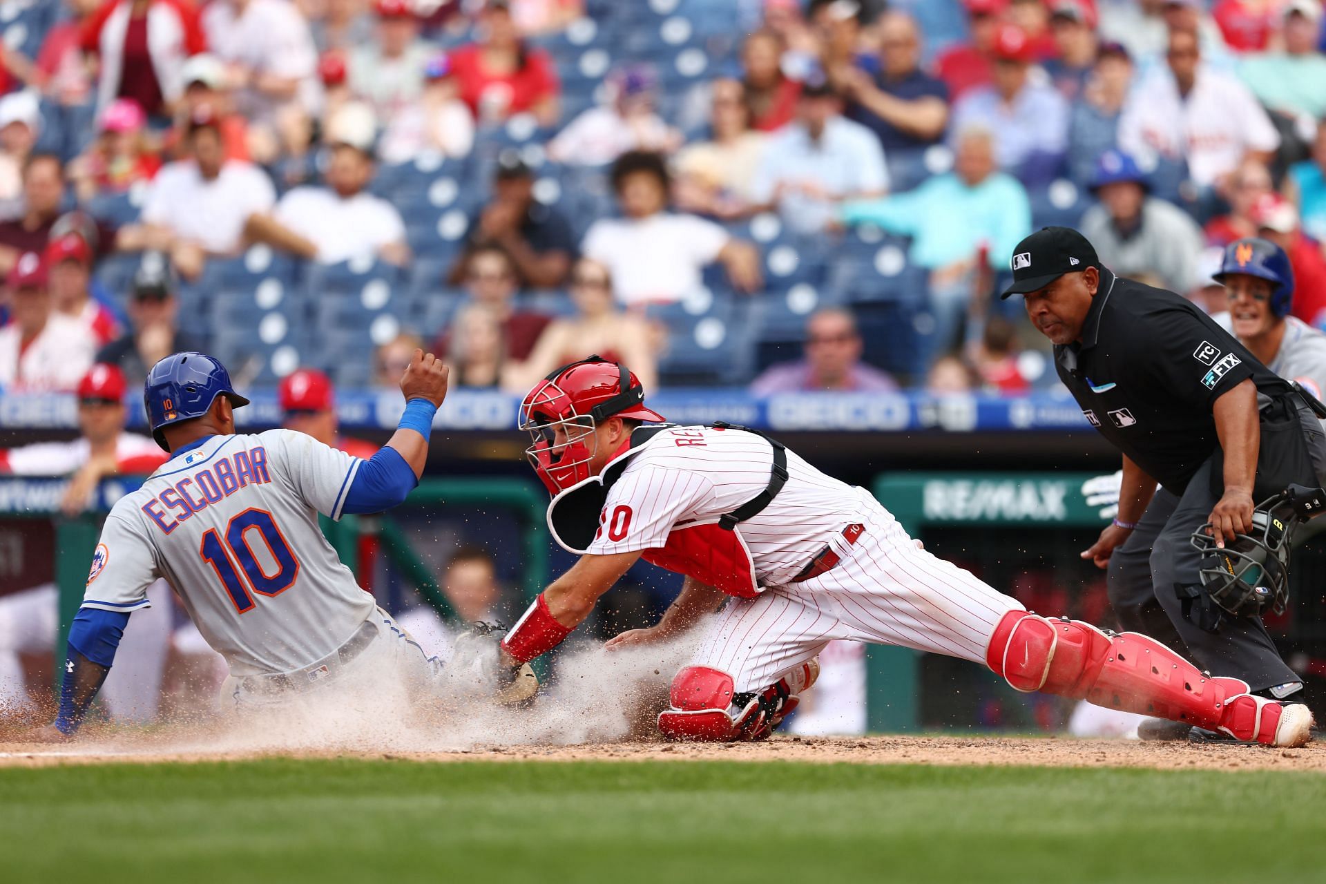 A scene from the Mets v Phillies match.