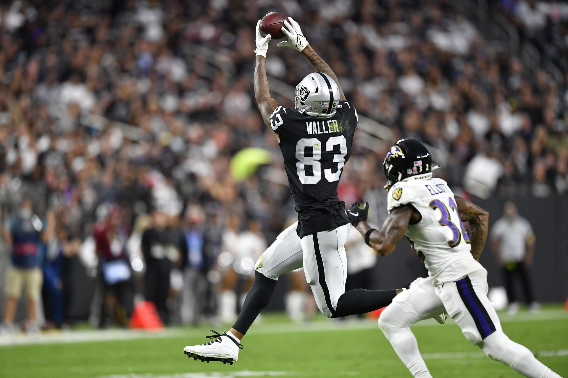 Raiders news: Darren Waller 7-word message amid Packers trade rumors