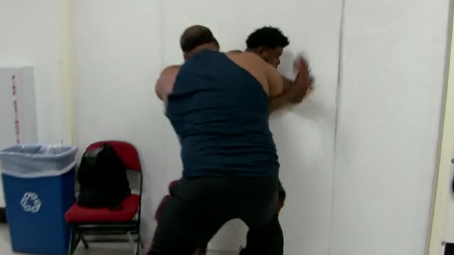 Keith Lee sends Powerhouse Hobbs crashing through a &#039;wall&#039;