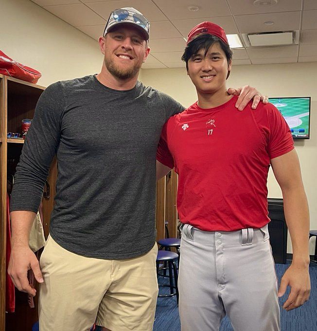 J.J. Watt attends Ohtani start, 03/31/2022