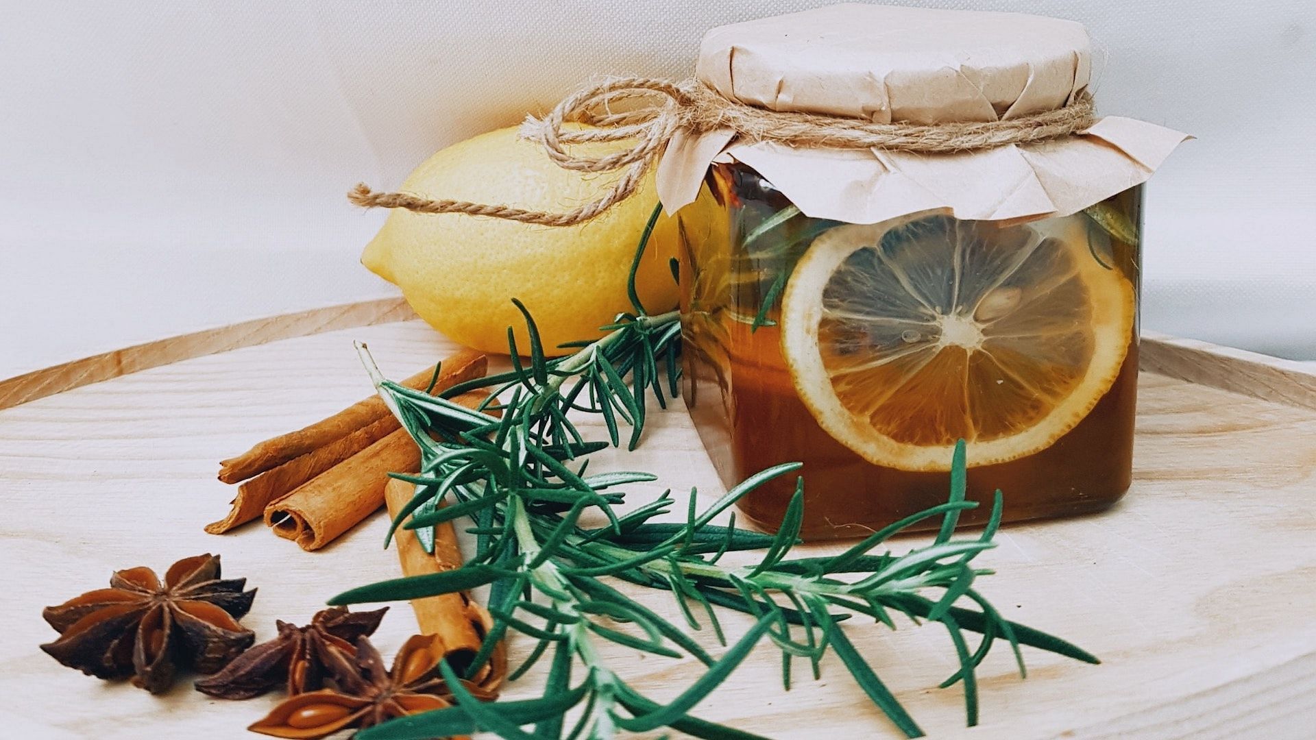 Honey or agave? Natural sweeteners are on the rise. Image via Pexels/Vicky Tran