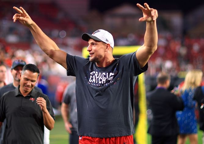 LOOK: Rob Gronkowski destroys NFL reporter over a decade old take on Twitter