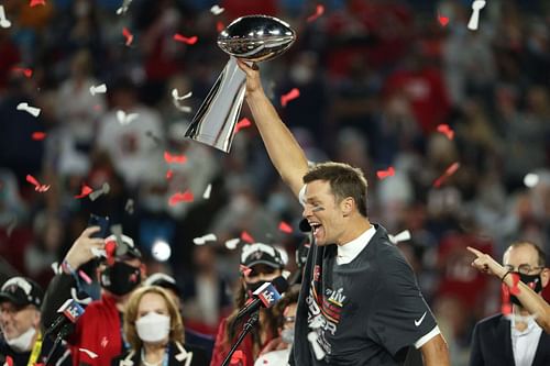 Tom Brady hoisting his 7th Lombardi Trophy.