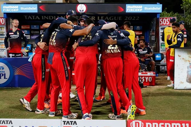 “He will be the trump card at the backend” - Brad Hogg predicts impressive season for RCB pacer in IPL 2022
